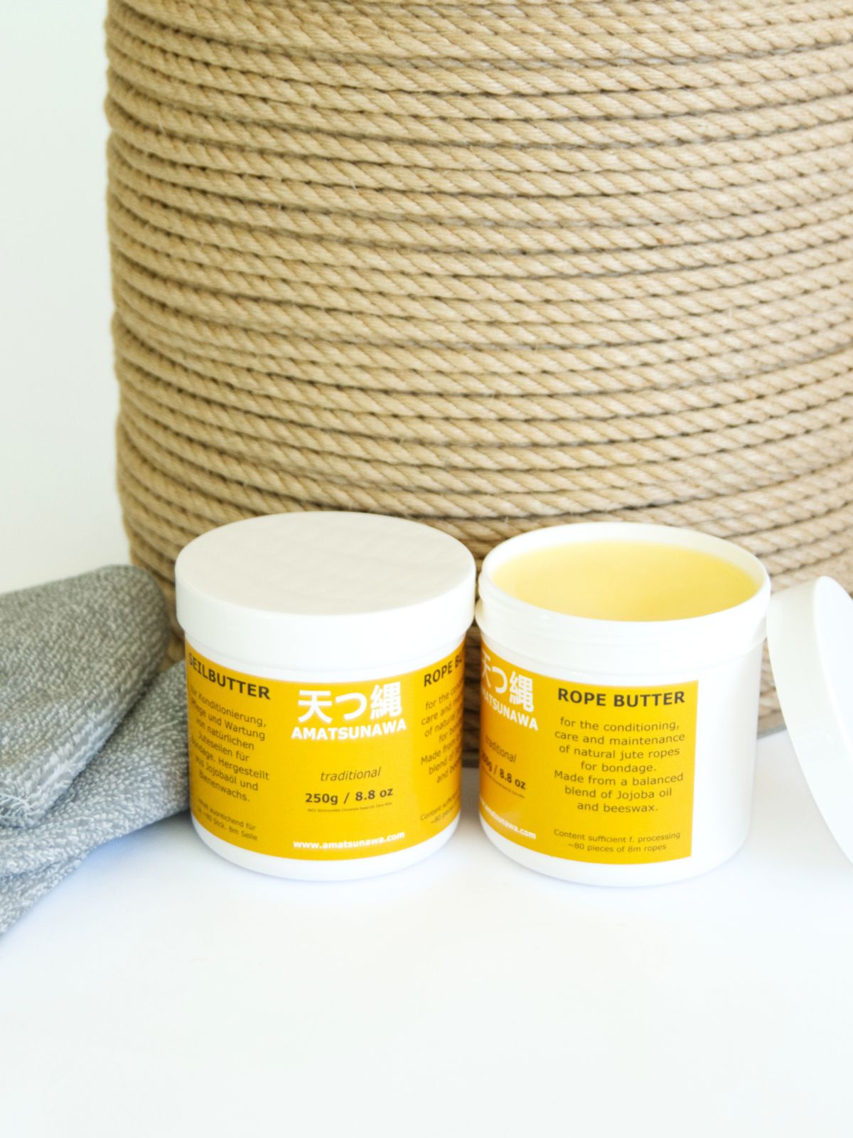 250 g / 8.8 oz rope butter for the care and conditioning of natural jute ropes, traditional proven recipe 250 g / 8.8 oz rope butter for the care and conditioning of natural jute ropes, traditional proven recipe